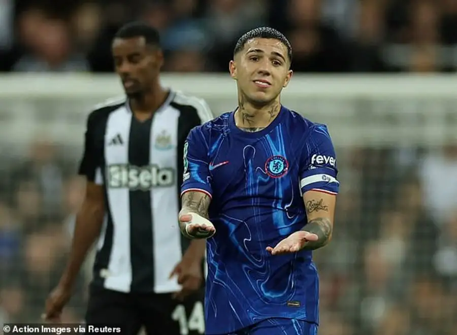 Maresca drops Fernandez from Chelsea's XI ahead of Man Utd clash after split