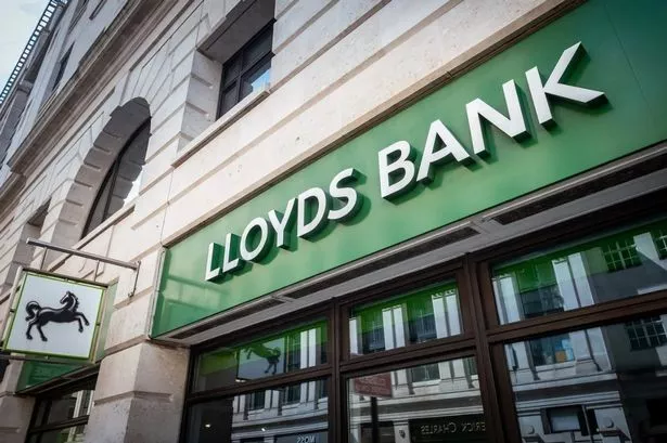 Lloyds to end union recognition for senior staff, new forums introduced