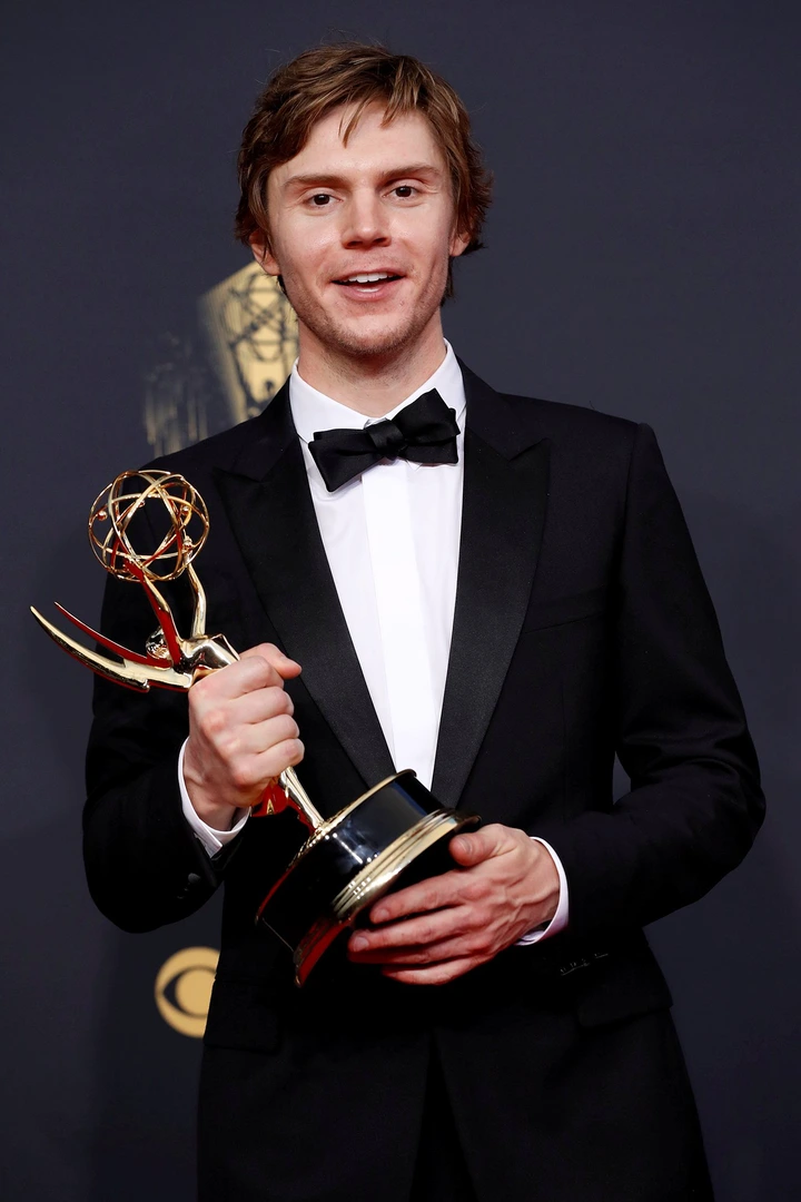 Evan Peters
