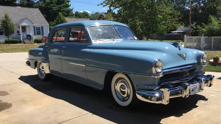 chrysler saratoga 1951