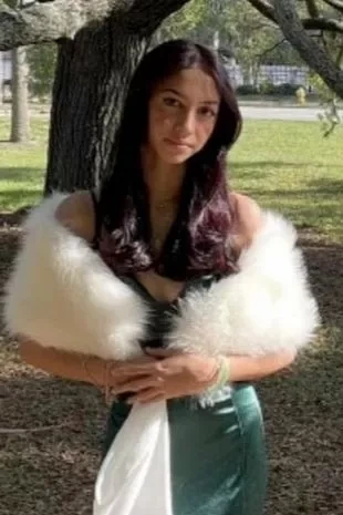 Kayleen Brown
A HIGH school student died after eating a dessert that staff wrongly said was nut-free, a new lawsuit has claimed.
Seventeen-year-old Kayleen Brown, suffered a cardiac arrest and fell into a coma after eating the pastry at a school function.
https://www.dailymail.co.uk/news/article-14265643/kayleen-brown-atlantic-coast-high-school-allergic-reaction-death-florida.html