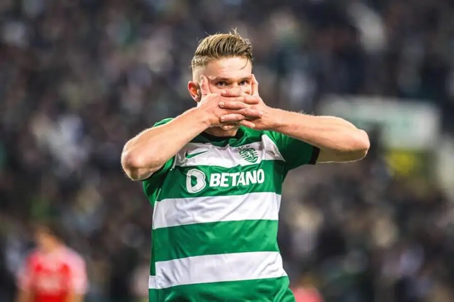 Barcelona willing to use Vitor Roque in swap deal for 20-goal striker