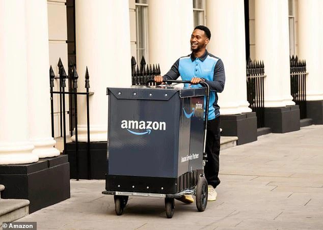 Amazon announced that employees in central London will now be using carts loaded with packages to navigate the streets, rather than relying on vehicles for door-to-door deliveries.