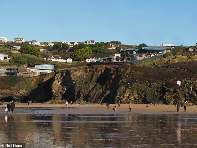 The two properties have a view of the beach, which has earned the nickname Hollywood-on-Sea due to the arrival of numerous actors.