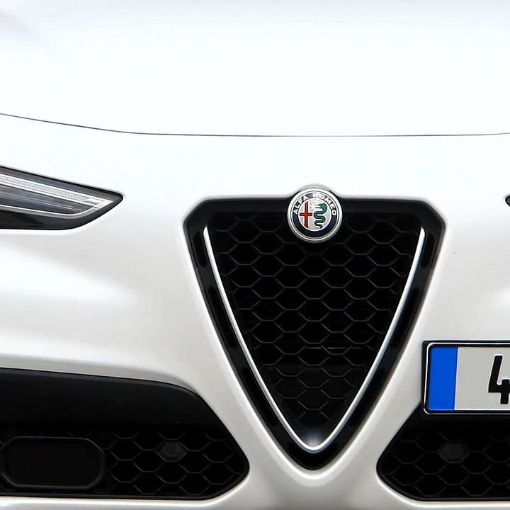 Alfa romeo front