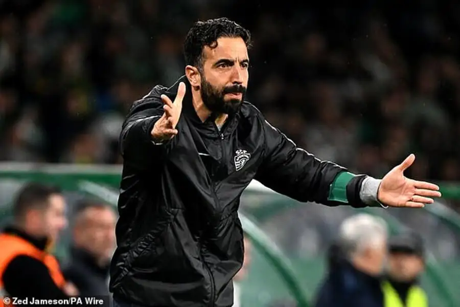 DANNY MURPHY: Amorim has to ditch his three at the back philsophy at United