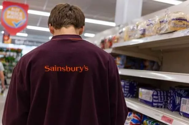 Sainsbury's staff to get pay rise after bumper Christmas and market share win