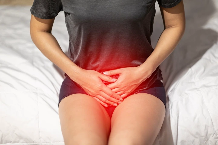 woman with pelvic pain